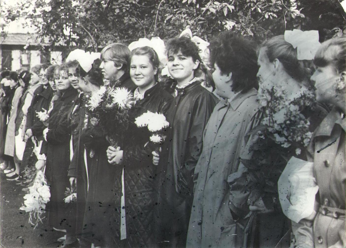 Фотографии 1988. Школа 36 Кировабад 1989. Школа 20 город Серов выпуск 1993 год. Школа 36 Москва. Пудостьская СОШ выпуск 1988.